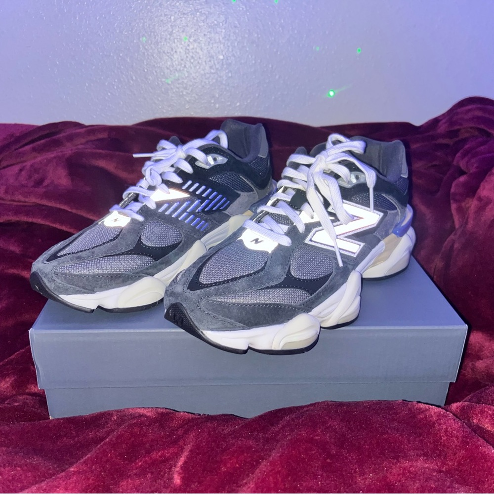 New Balance Gray and White Sneakers Modern Chunky Design